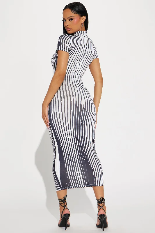 Total Illusion Midi Dress - Black/White