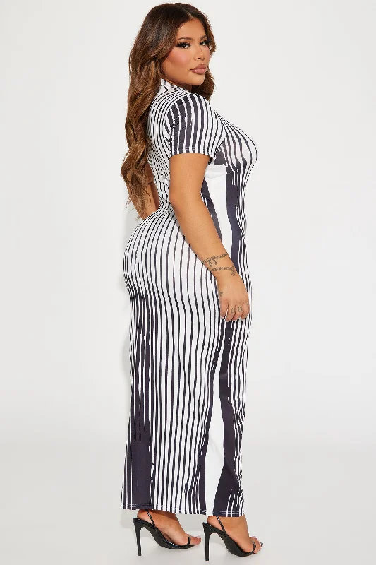 Total Illusion Midi Dress - Black/White