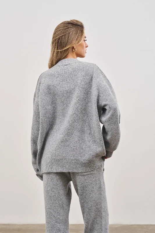 FLUFFY KNIT EMBLEM CREW - GREY MARL