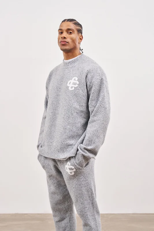 FLUFFY KNIT EMBLEM CREW - GREY MARL