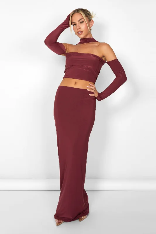 Kaiia Bardot Choker Detail Top in Burgundy