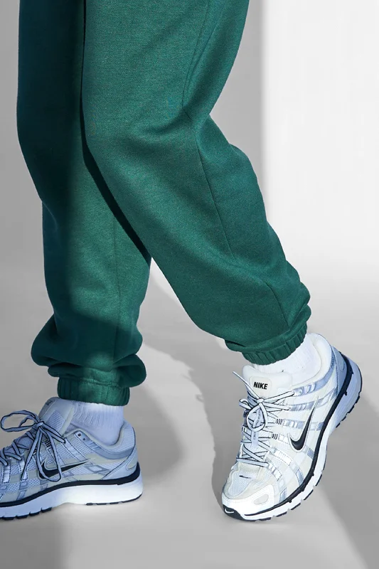 Kaiia Cuffed Sweat Pants in Dark Green