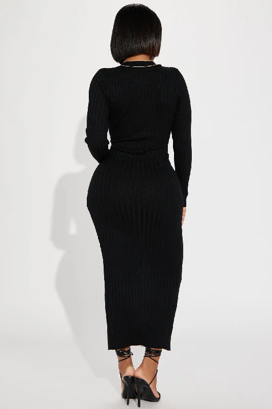 Stephanie Sweater Maxi Dress - Black/Gold